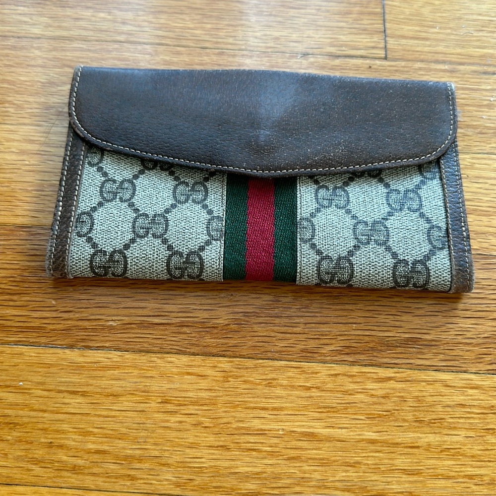 Gucci wallet